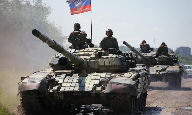 Они могут двинуться в любой момент: эксперт оценил опасность наступления на Донбассе