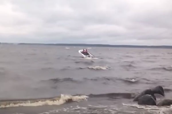 Трагедия на озере в России: погибли 13 детей и взрослый