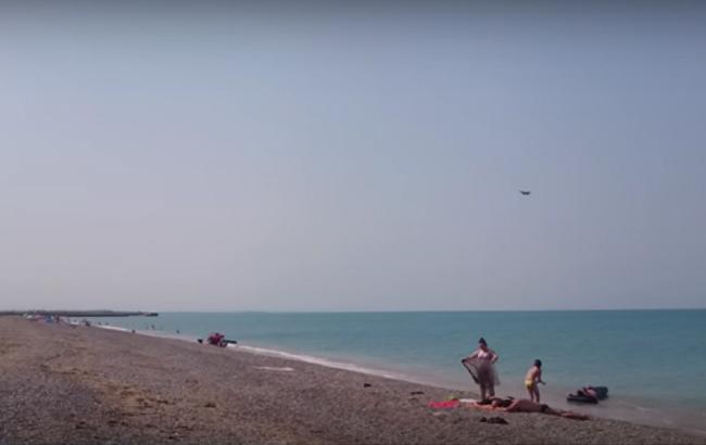 В сети появилось ВИДЕО пустых пляжей в Крыму на Троицу