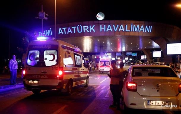 Число жертв теракта в Стамбуле растет: 44 погибших