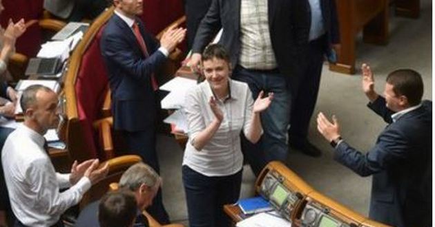 Первая депутатская зарплата: сколько получила Савченко 
