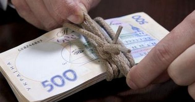 Эксперт объяснил, почему работодатели не повышают украинцам зарплаты
