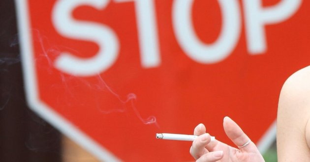 Штраф за курение в офисах, ресторанах и на вокзалах поднимут в семь раз 