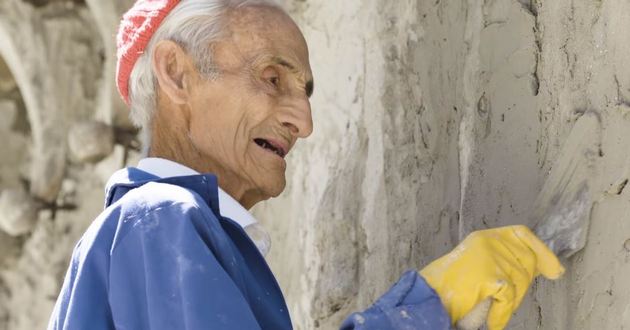 91-летний мужчина уже полвека своими руками строит собор. ФОТО, ВИДЕО