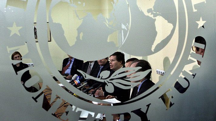 Сотрудничество с МВФ грозит Украине девальвацией и ростом госдолга 