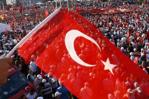 В Турции на митинге в поддержку правительства прогремел взрыв 