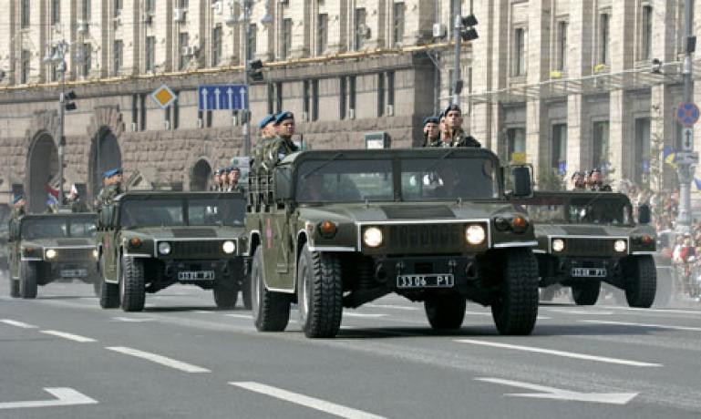 На параде в Киеве будет XXX единиц военной техники