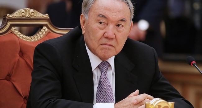 Назарбаев – Путину: Порошенко готов к компромиссам по Донбассу