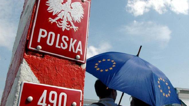 Польша меняет правила трудоустройства для украинцев 