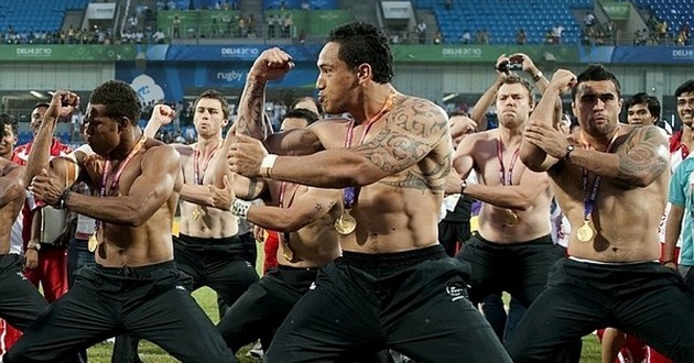Устрашающий танец хака сборная Новой Зеландии исполняет перед каждой игрой. ВИДЕО