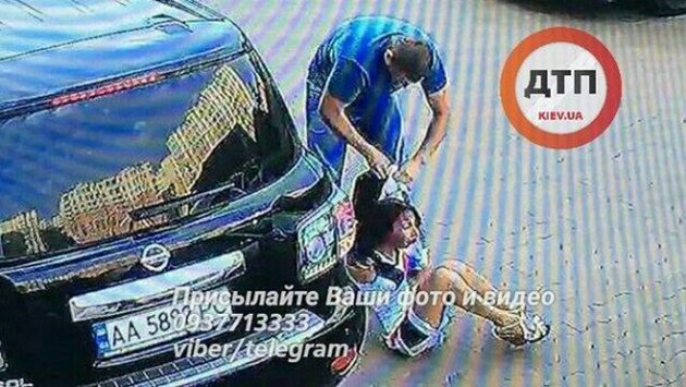 Неизвестные похитили из автомобиля семейную пару в Киеве. ФОТО, ВИДЕО