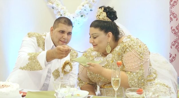 Свадьба цыган в Словакии - невесту засыпали купюрами в 500 евро. ВИДЕО