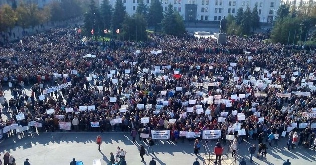 В Луганске студентов согнали на митинг против ОБСЕ