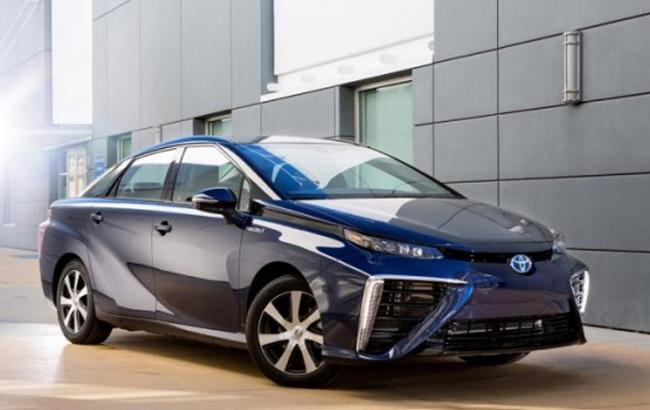Toyota запустила в серийное производство первый водородный автомобиль. ВИДЕО