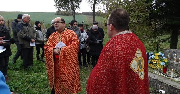 Поляки извинились за осквернение могил воинов УПА