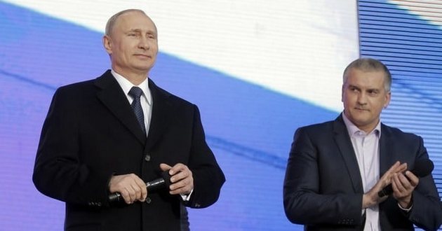 Путин заявил, что не станет на колени ради Крыма
