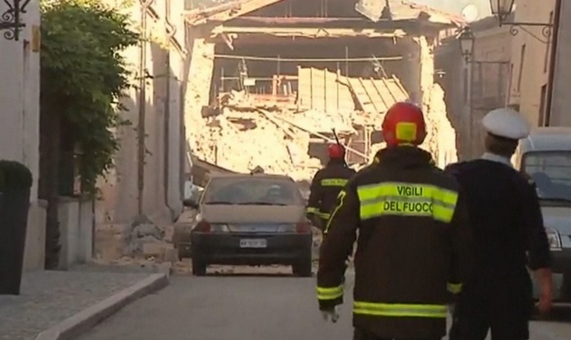 Кошмар! Земля уходит из-под ног: Вакарчук стал очевидцем землетрясения в Италии. ВИДЕО