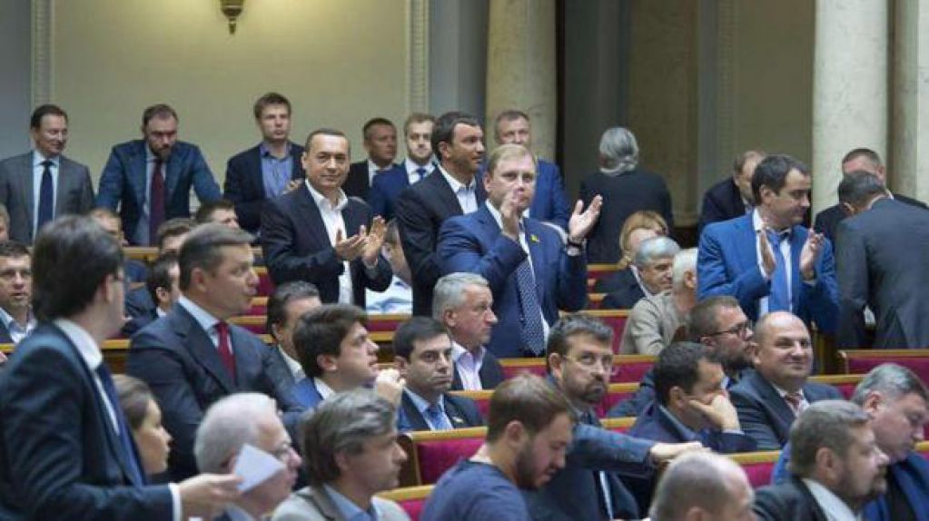 Лучшие мемы на богатые декларации политиков. ФОТО