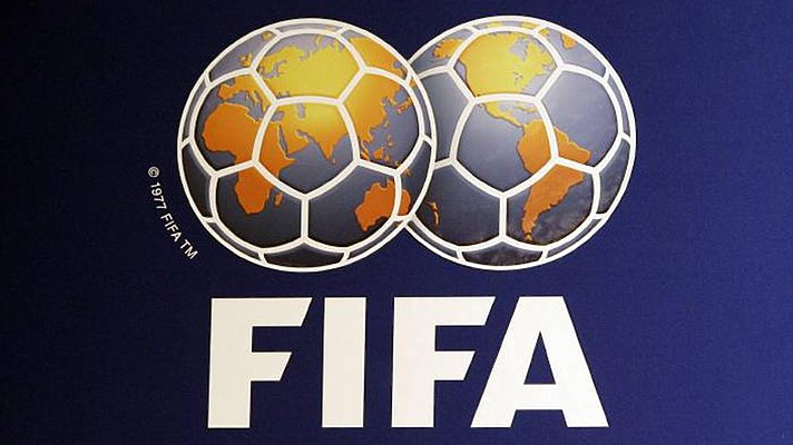ФИФА оштрафовала Украину за «дискриминационный флаг»