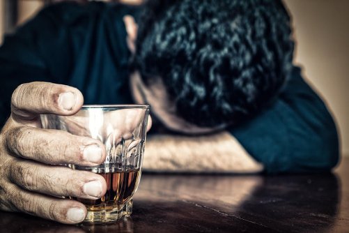 Число жертв суррогатного алкоголя в Украине возросло до 68 человек