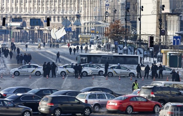 На Майдане собираются митингующие: в столице дежурят 5 тысяч полицейских. ФОТО