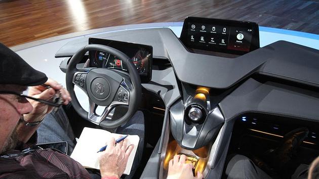 Салон автомобиля будущего: только дисплеи и 3D-проекции с дронов. ФОТО, ВИДЕО