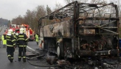 Автобус с украинцами сгорел дотла прям на дороге. ФОТО, ВИДЕО