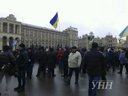 В Киеве опять неспокойно: активисты требуют отставки Авакова и повышения пенсии правоохранителям