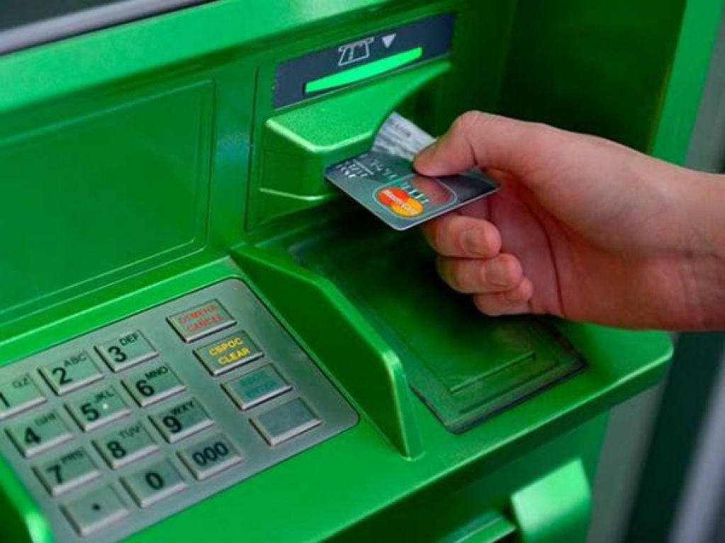 Ждет ли счета клиентов ПриватБанка тотальная налоговая проверка
