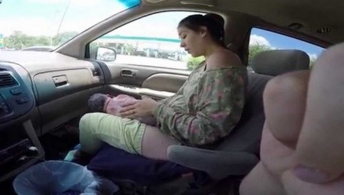 Уникальный случай: малыш родился за минуту прямо в машине. ВИДЕО