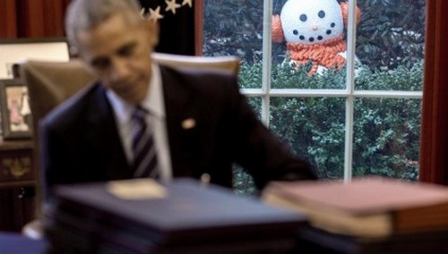 Как снеговики пугали Обаму в Белом доме. ФОТО