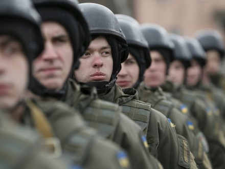 Украинская армия в этом году пополнена на 70 тыс. военных контрактников