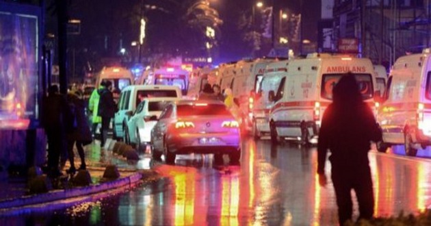 Теракт в Стамбуле: от вооруженных «Санта Клаусов» люди в Босфор. ФОТО, ВИДЕО