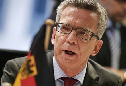 Глава МВД Германии предлагает усилить миграционные законы