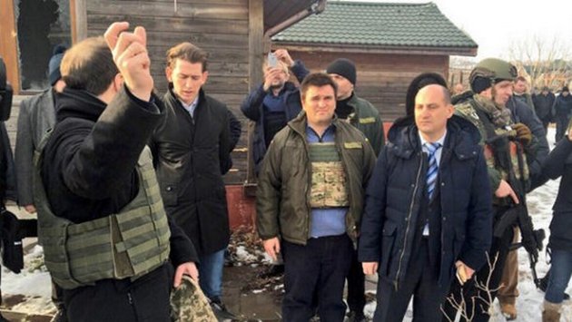 Главе ОБСЕ показали разрушенное боевиками село на Донбассе. ФОТО