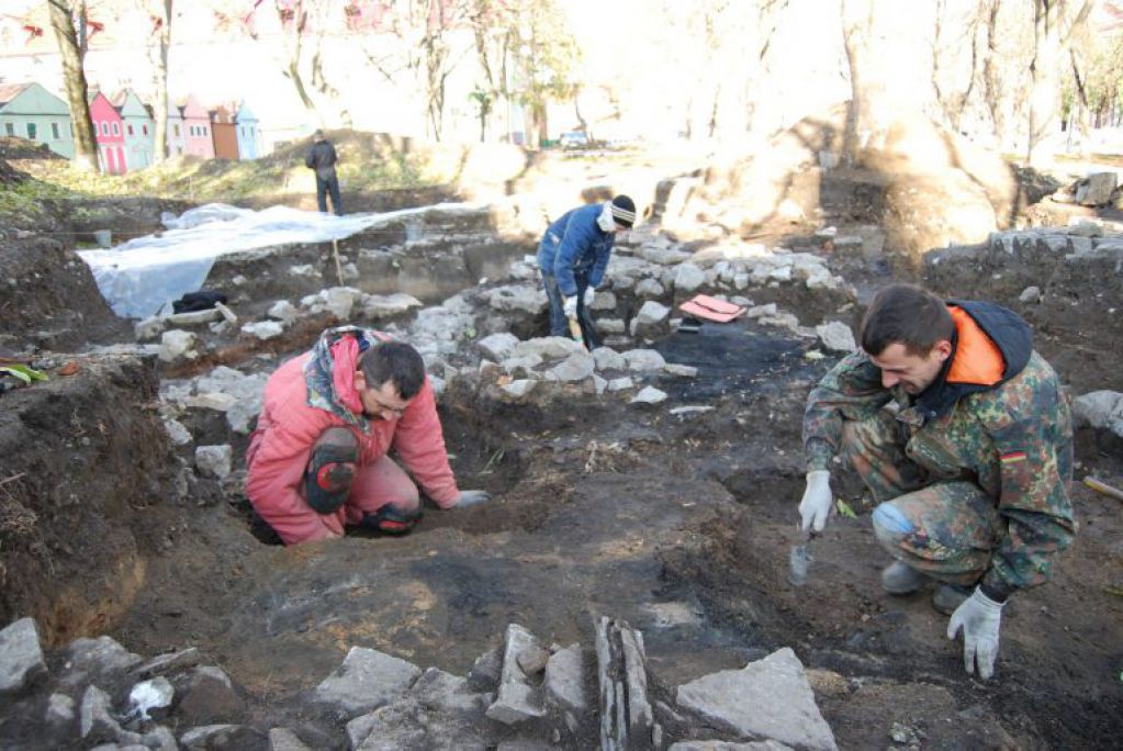 Сенсационные находки археологов в Каменце-Подольском