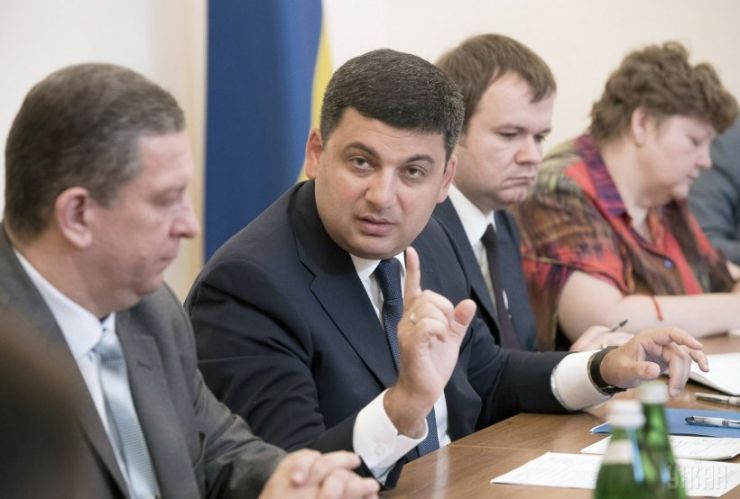 Гройсман заявил, что остановит прессинг на Ukrlandfarming и других национальных производителей