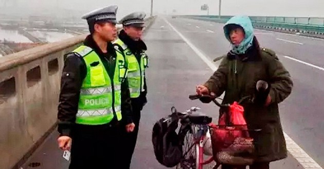 Китаец проехал 500 км на велосипеде не в ту сторону. ФОТО, ВИДЕО