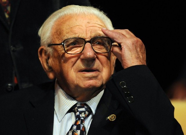 Мужчина спас 669 детей во время Холокоста и не знал, что они собрались вокруг него. ВИДЕО