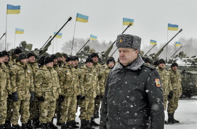 Правительство рассматривает возможность введения в Украине военного положения