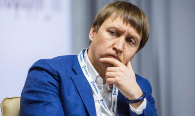 Тарас Кутовой начал рекламировать себя в качестве самого эффективного министра