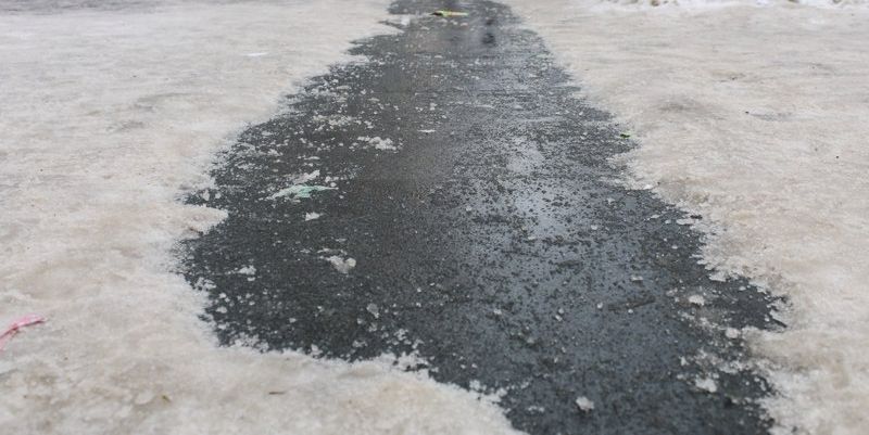В Киеве нечищеный тротуар стал причиной ужасной смерти
