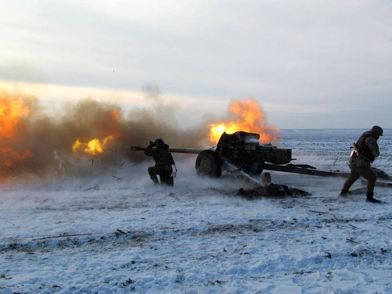 На Донбассе вновь грохочет артиллерия: последние сообщения от штаба АТО 