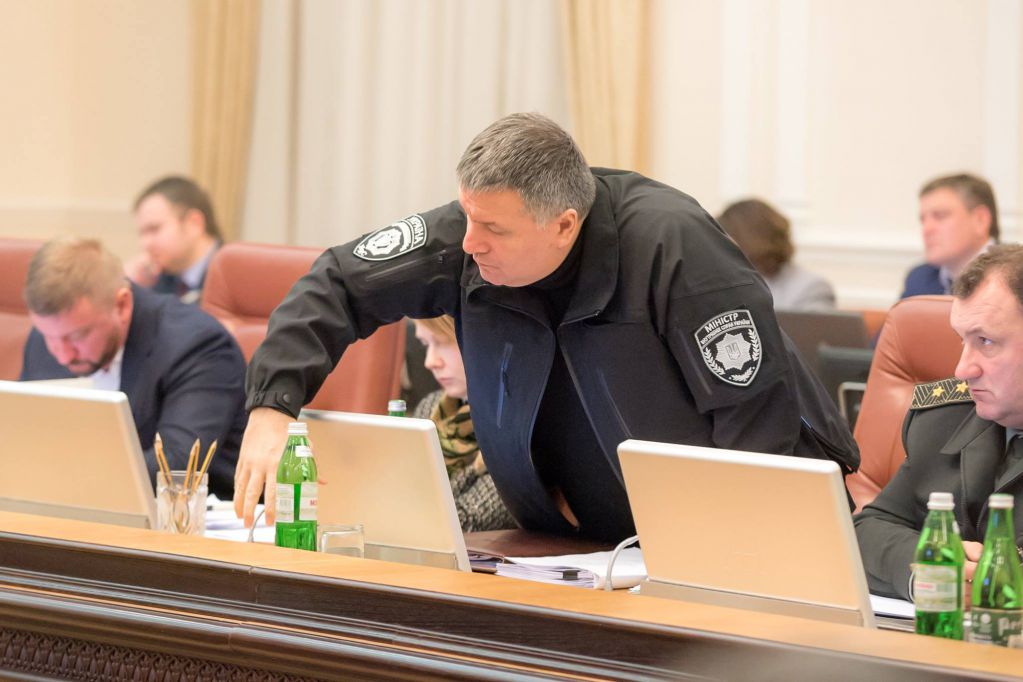 Пьеса «Роттердам+». Как Аваков допрашивал Насалика прямо на заседании Кабмина