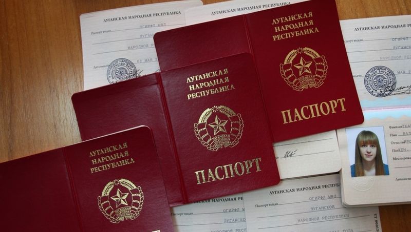 Расписался в терроризме: Путин признал паспорта «ЛНР» и «ДНР»