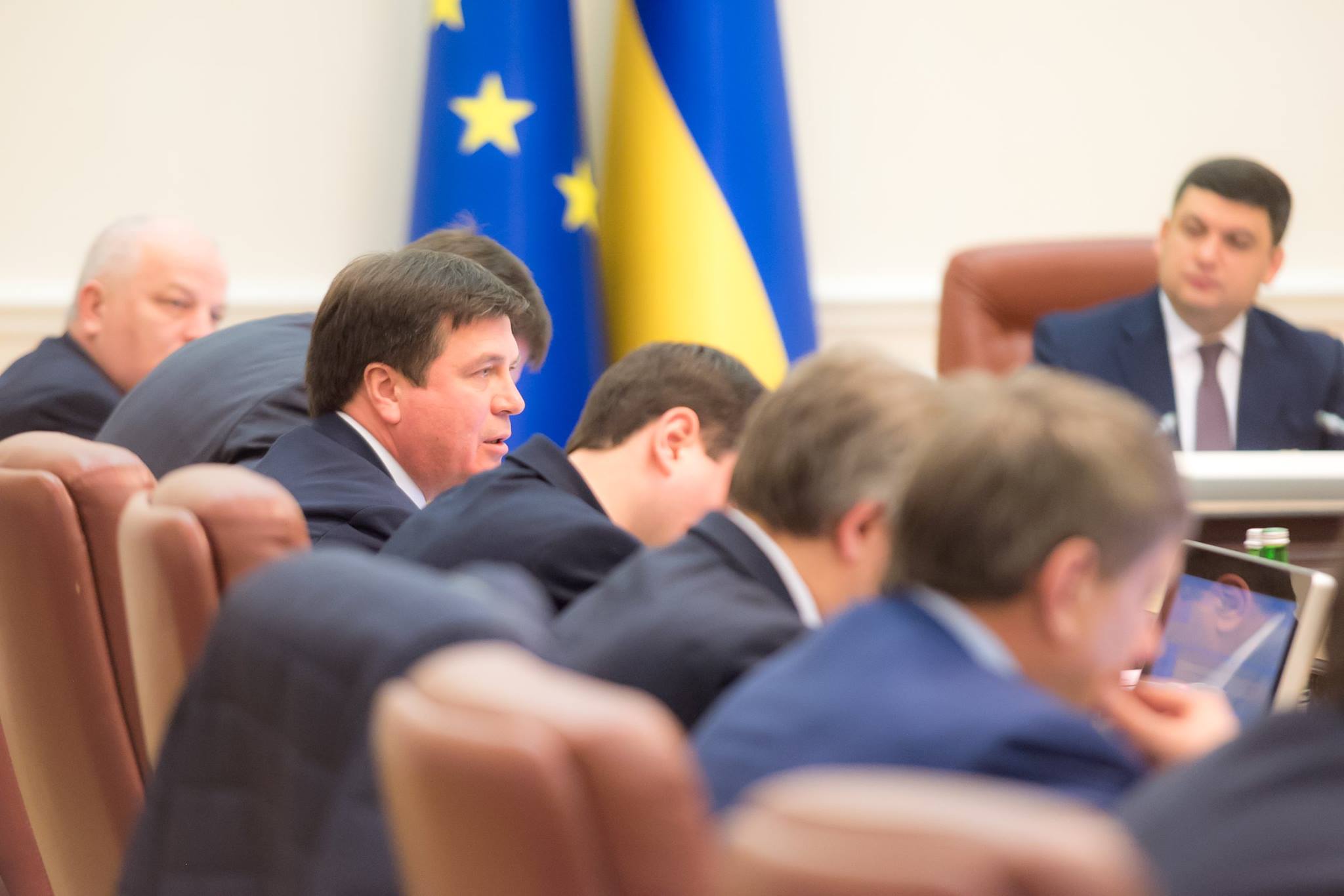 В Кабмин поступило предложение выплатить семьям погибших на Майдане и в АТО по 46 тыс. грн из средств, украденных окружением Януковича