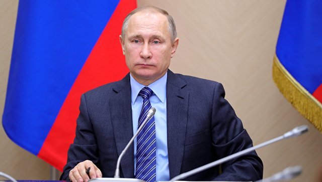 New Yorker решил шокировать читателей обложкой с Путиным в марте да на русском языке