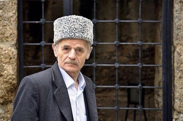 Крымские татары покидают полуостров. Джемилев назвал шокирующие цифры 