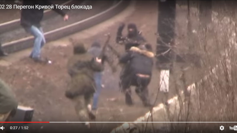 Опубликовано ВИДЕО столкновения на редуте блокады Донбасса