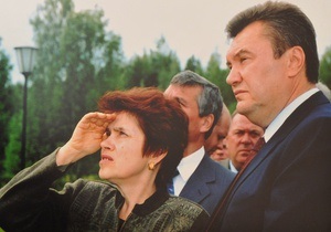 Вокруг «развода» Януковича разгораются нешуточные страсти
